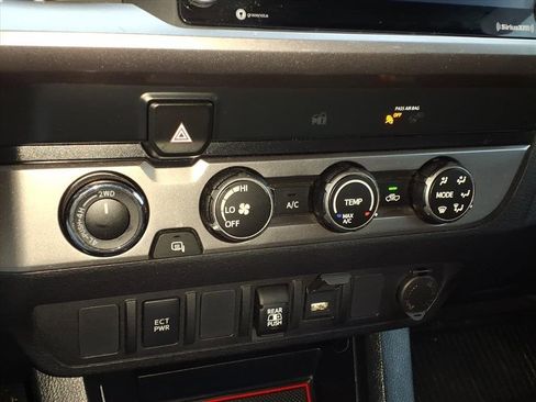 Used 2020 Toyota Tacoma SR5 image 14