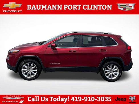 Used 2017 Jeep Cherokee Limited AWD/4WD image 2