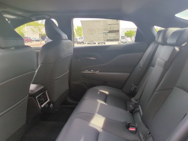 Used 2025 Toyota Crown AWD/4WD image 13