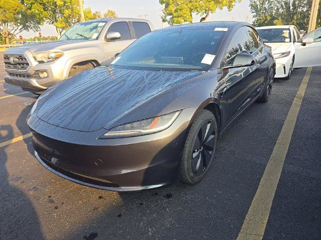 Used 2025 Tesla Model 3 Long Range RWD image 3
