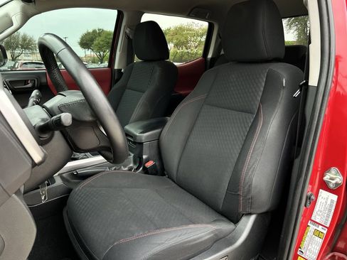 Used 2020 Toyota Tacoma SR5 image 25