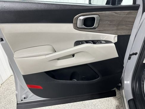 Used 2022 Kia Sorento EX image 12