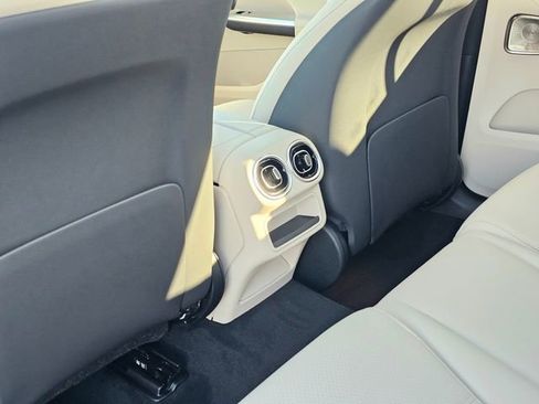 New 2026 Mercedes-Benz GLC 300 4MATIC image 23