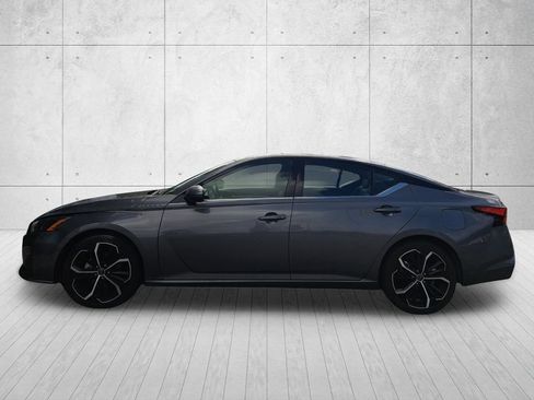 Used 2024 Nissan Altima 2.5 SR FWD image 8