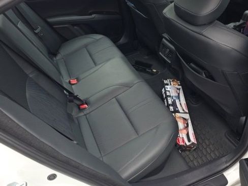 Used 2025 Toyota Camry image 16