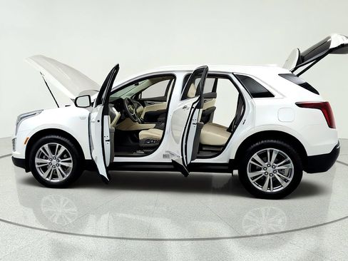 Certified 2024 Cadillac XT5 Premium Luxury w/ LPO, Floor Liner Package FWD image 10