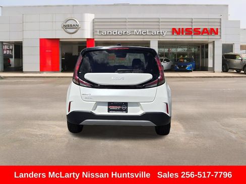Used 2024 Kia Soul LX w/ Option Group 015 FWD image 5
