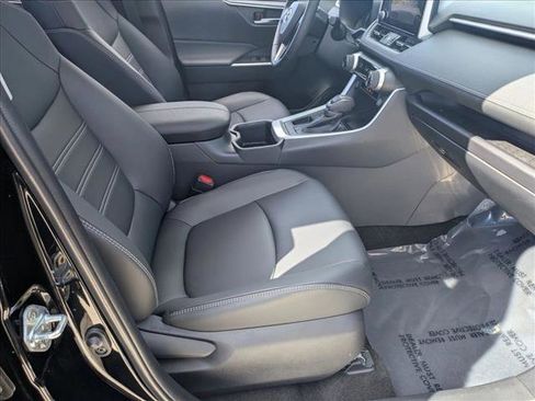 Used 2025 Toyota RAV4 XLE Premium image 18