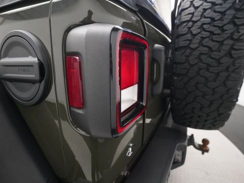 Used 2021 Jeep Wrangler Unlimited Rubicon w/ Cold Weather Group AWD/4WD image 31