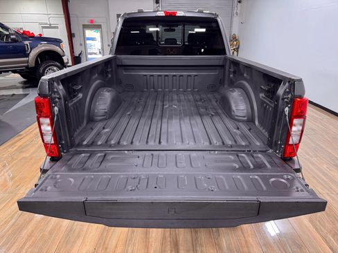 Used 2020 Ford F350 Lariat w/ Chrome Package image 8