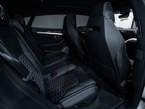 Used 2022 Lamborghini Urus AWD/4WD image 32