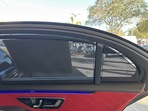 Used 2022 Mercedes-Benz S 580 4MATIC Sedan w/ AMG Line Package image 37