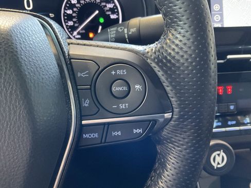 Certified 2022 Toyota Avalon Limited image 13