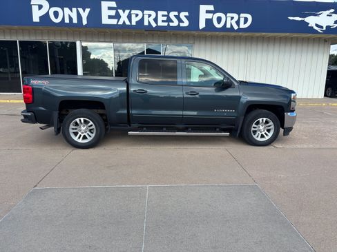 Used 2017 Chevrolet Silverado 1500 LT w/ All Star Edition AWD/4WD image 2