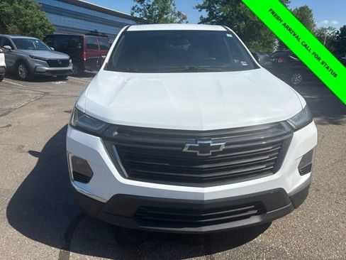 Used 2022 Chevrolet Traverse LS w/ Midnight/Sport Edition FWD image 7