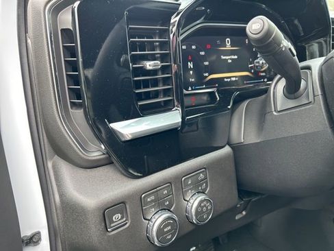 New 2026 GMC Sierra 3500 SLT image 17