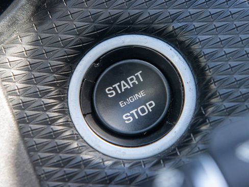 Used 2021 Land Rover Range Rover Velar S image 28