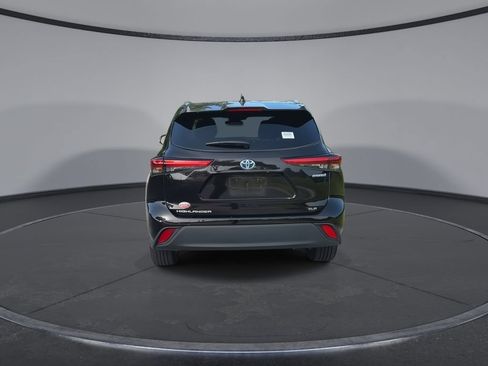 Used 2022 Toyota Highlander XLE FWD image 7