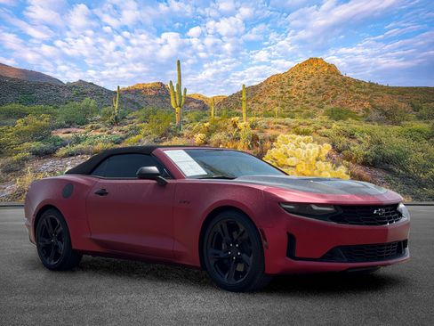 Used 2023 Chevrolet Camaro LT w/ Technology Package RWD image 2