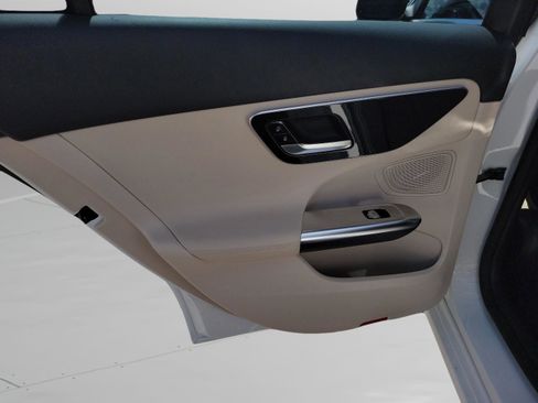Used 2023 Mercedes-Benz C 300 Sedan image 7