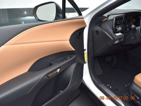 New 2025 Lexus RX 350 FWD image 11