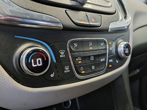 Used 2022 Chevrolet Equinox LT FWD image 15