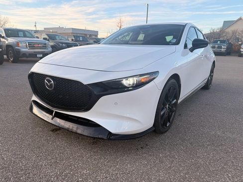 Used 2024 MAZDA MAZDA3 Hatchback w/Premium Plus Pkg image 2