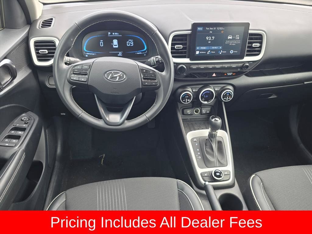 Used 2026 Hyundai Venue SEL FWD image 5