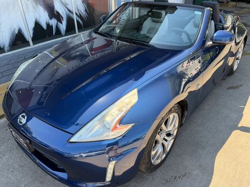 Used 2013 Nissan 370Z Touring image 15