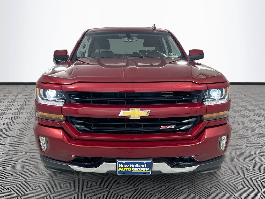 Used 2018 Chevrolet Silverado 1500 LT w/ All Star Edition AWD/4WD image 2
