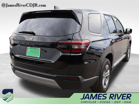 Used 2025 Honda Pilot EX-L image 5