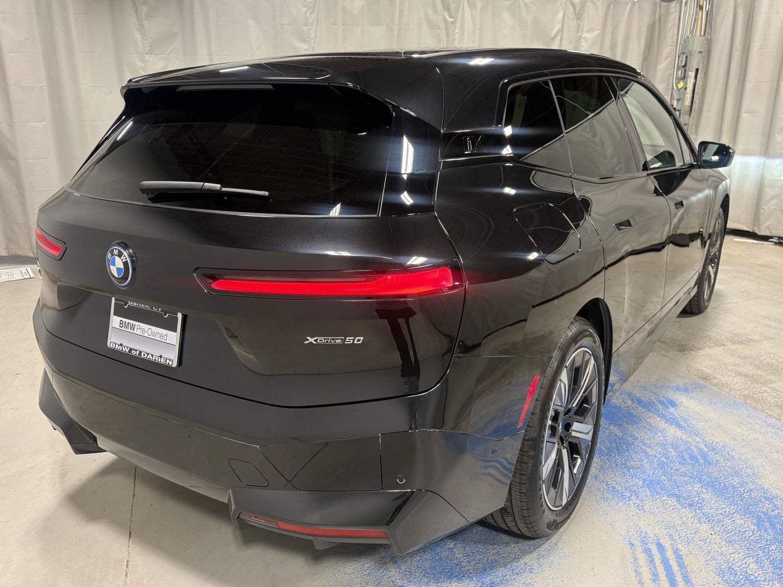 Used 2023 BMW iX xDrive50 w/ Sport Package AWD/4WD image 15