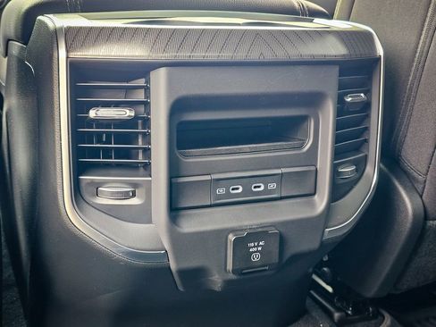 New 2026 RAM 1500 4x4 Crew Cab image 38