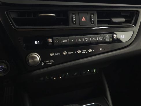 Certified 2024 Lexus ES 300h F Sport image 29