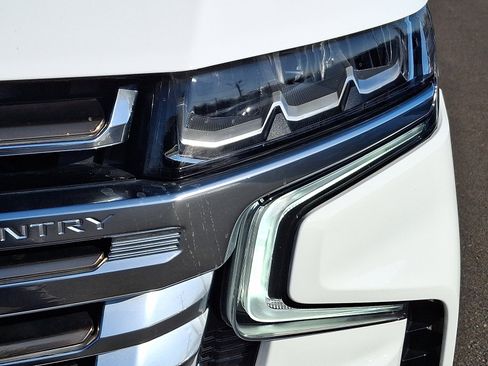 Used 2024 Chevrolet Tahoe High Country w/ Advanced Technology Package image 9