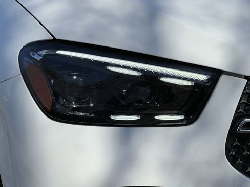 Used 2025 Mercedes-Benz GLE 450e GLE 450e image 11