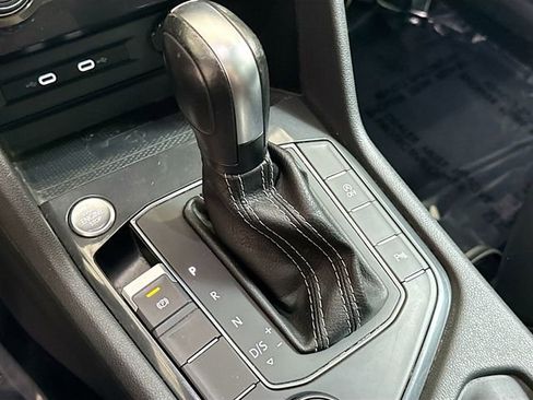 Used 2021 Volkswagen Tiguan SE R-Line AWD/4WD image 17