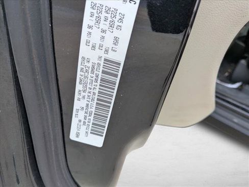 Used 2014 Chrysler Town & Country Touring image 15