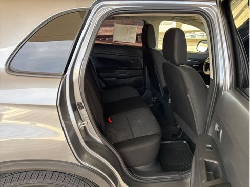 Used 2023 Mitsubishi Outlander Sport ES image 13