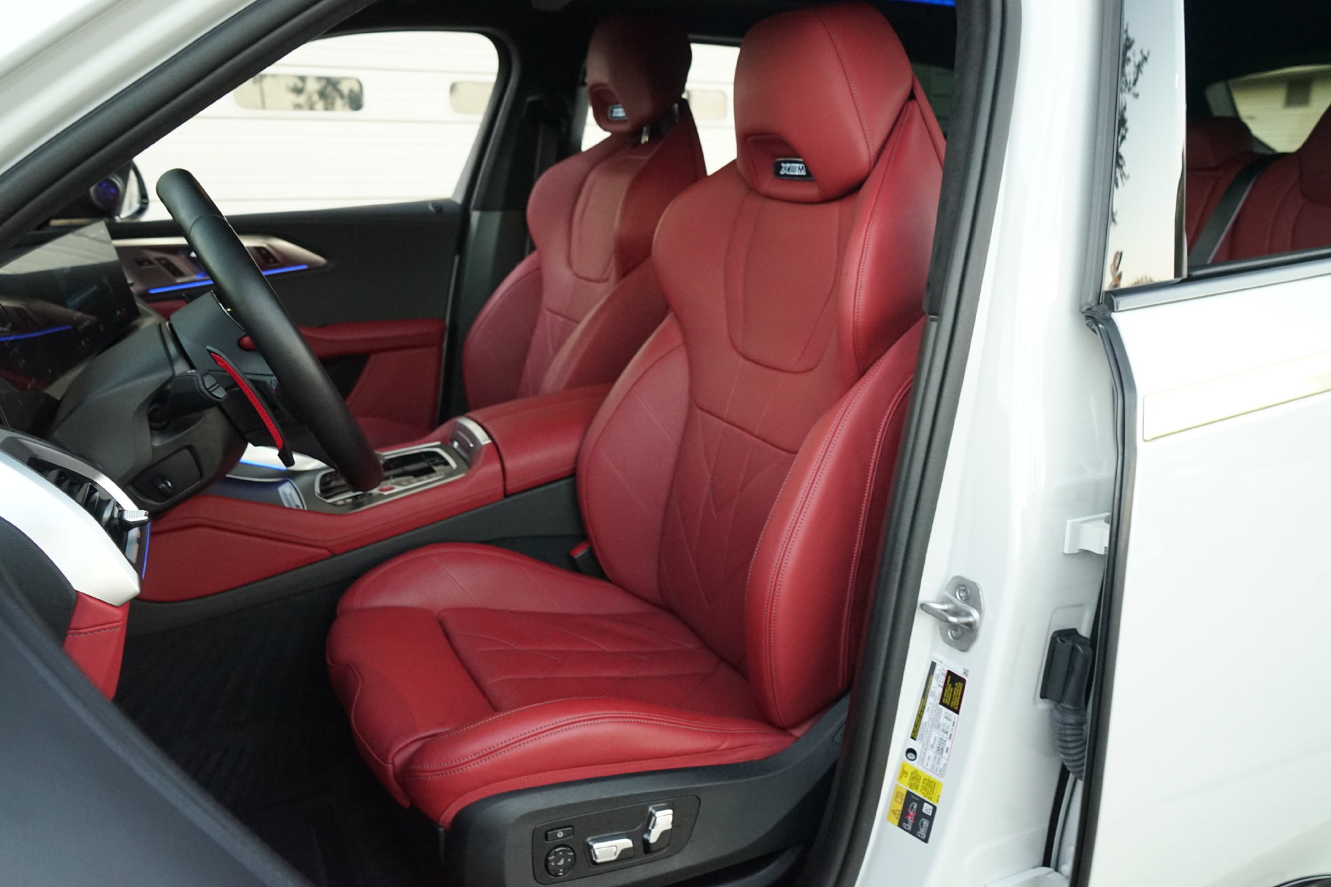 Used 2023 BMW XM AWD/4WD image 3