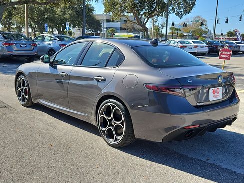 Used 2024 Alfa Romeo Giulia Veloce image 3