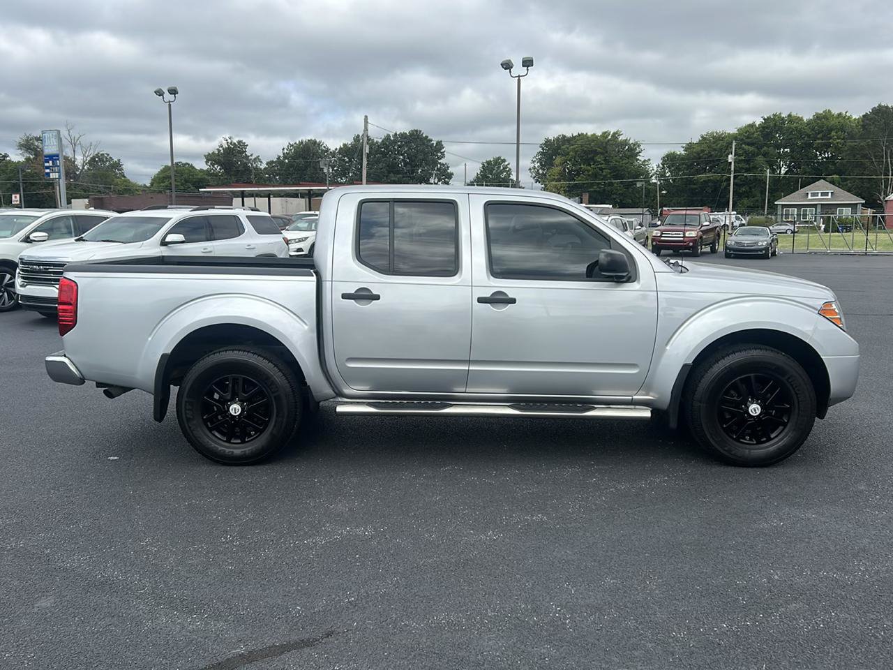 Used 2019 Nissan Frontier SV AWD/4WD image 4