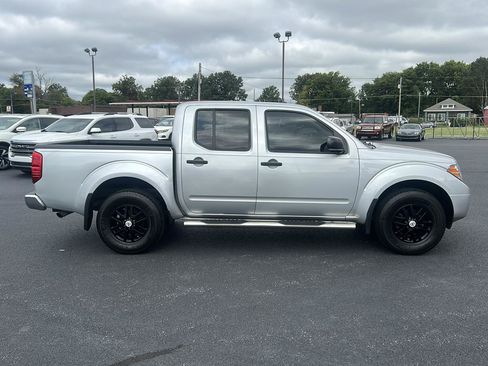 Used 2019 Nissan Frontier SV AWD/4WD image 4