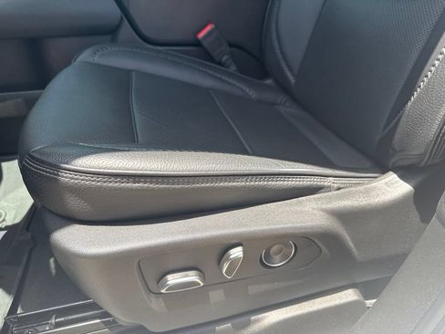 Used 2023 GMC Yukon Denali w/ LPO, Floor Liner Package AWD/4WD image 6