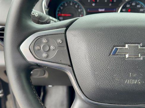 Used 2023 Chevrolet Traverse LT FWD image 18