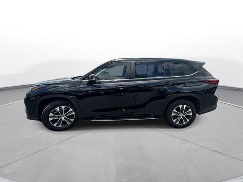 Used 2023 Toyota Highlander XLE FWD image 9