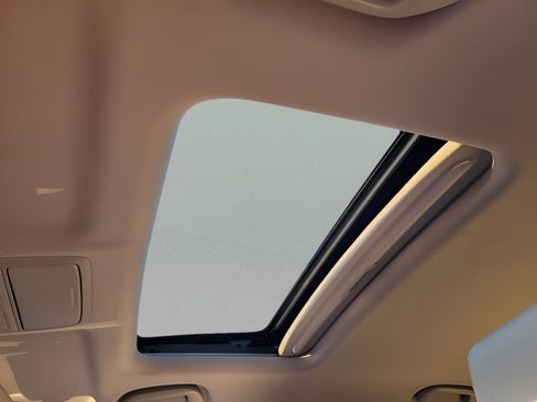 Used 2017 Honda CR-V Touring image 15