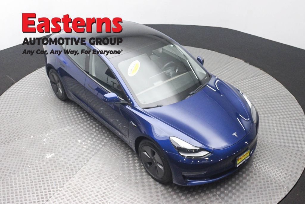 Used 2021 Tesla Model 3 Standard Range Plus RWD image 5