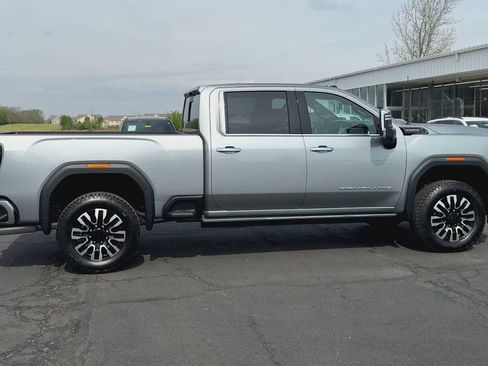 New 2026 GMC Sierra 2500 Denali Ultimate AWD/4WD image 9