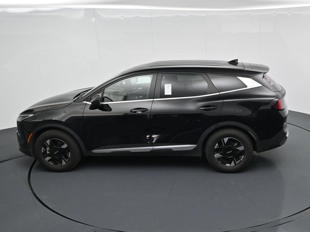 Used 2026 Kia Sportage LX FWD image 21